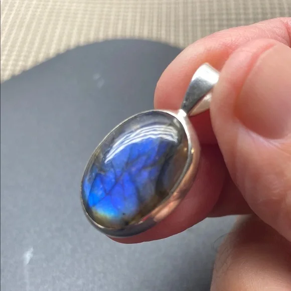 BLUE FIRE LABRADORITE IN SOLID STERLING SILVER 925 - Picture 2 of 3
